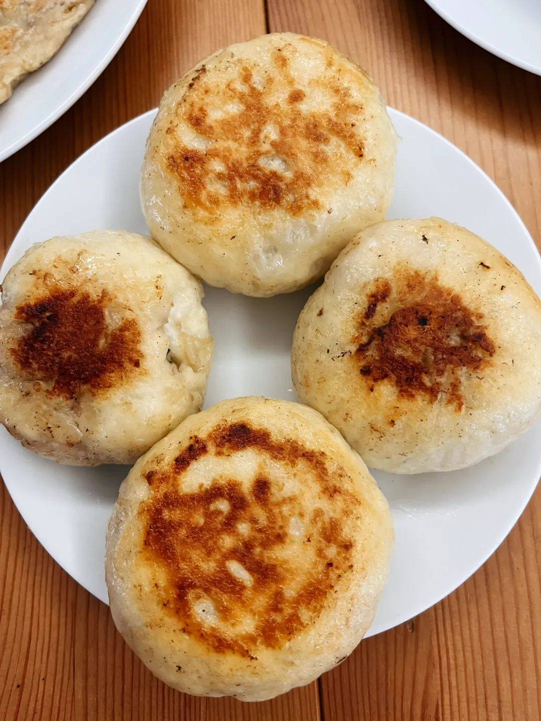 牛奶+糯米粉烙了个燕麦香蕉饼不加糖的但又香又糯下次分享做法