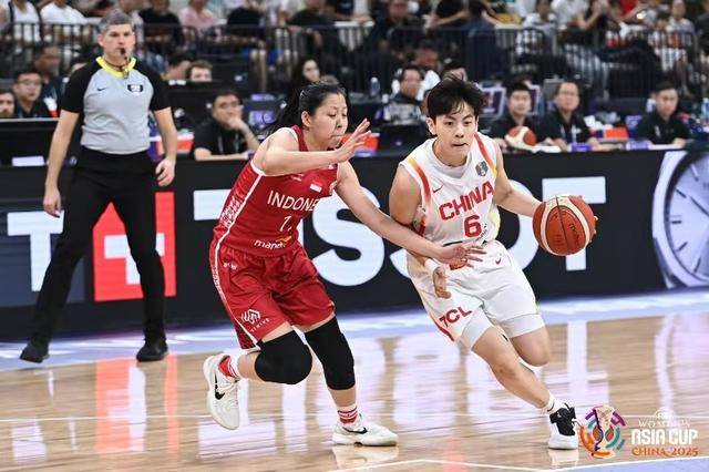 2025年FIBA女篮亚洲杯：中国女篮强势开局，大胜印度尼西亚队