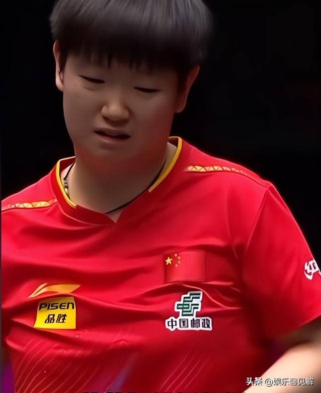 国乒大满贯赛后合影引发热议：孙颖莎边缘站位背后的竞技法则