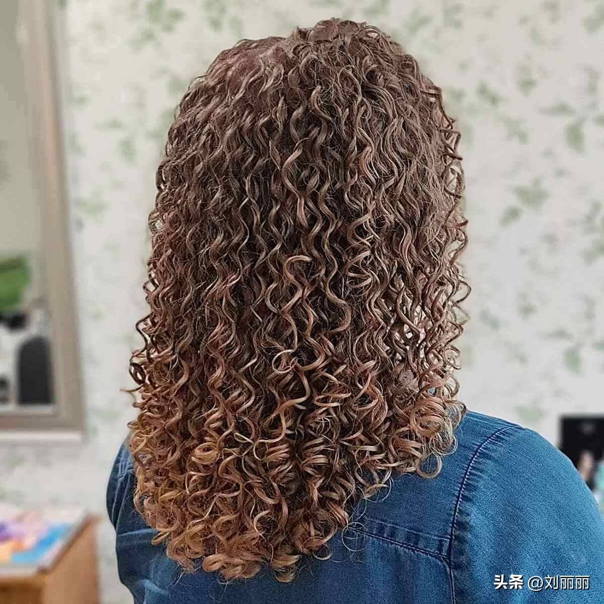 小卷烫发被问n次的回头率收割机发型揭秘