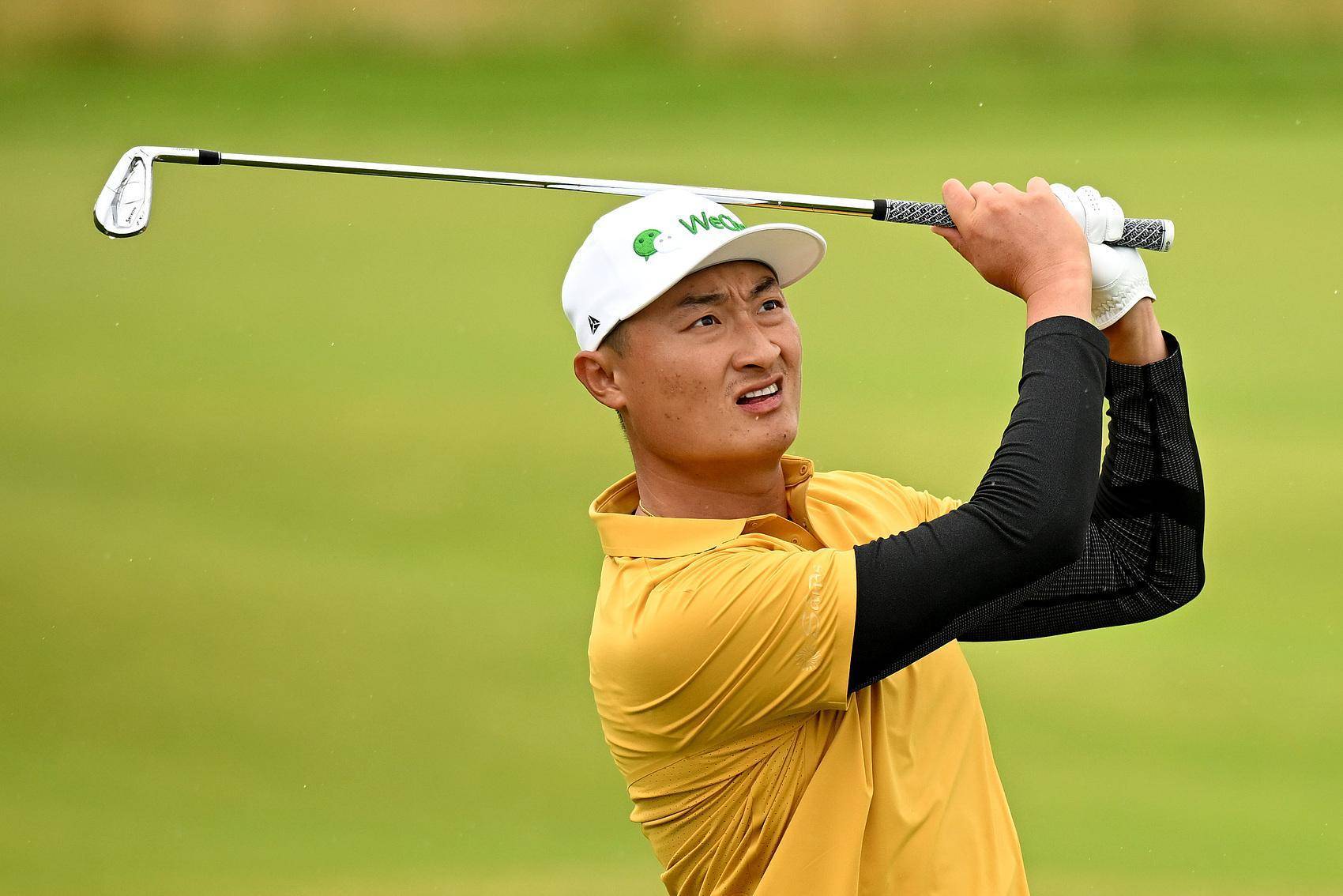 李昊桐创造历史！英国公开赛首轮并列领先，中国高尔夫迎来新篇章