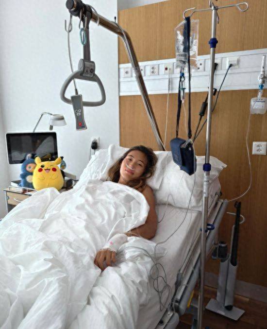 郑钦文顺利完成肘部手术，期待强势回归网球赛场