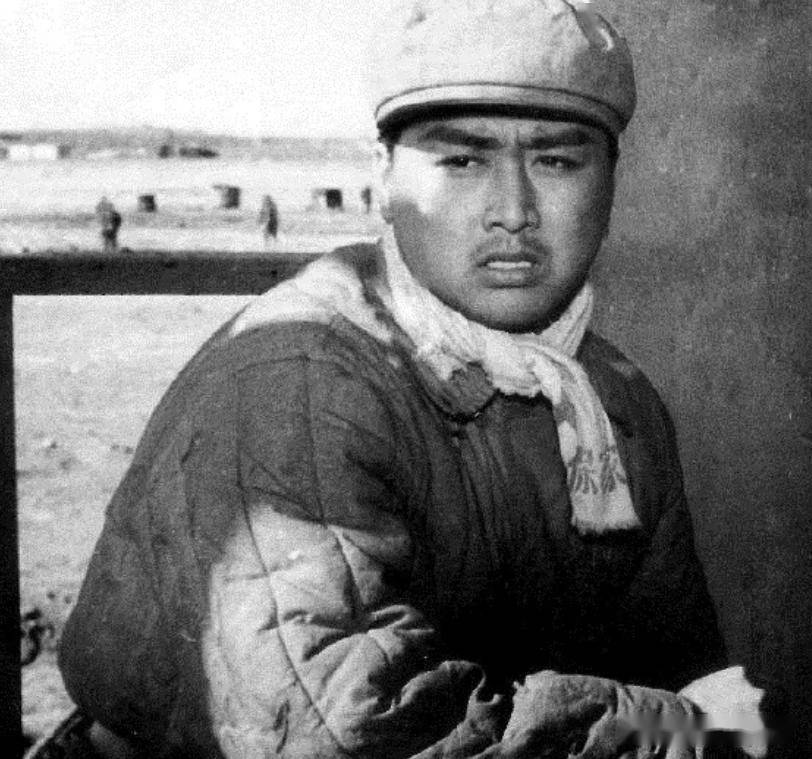 1974年,宫喜斌登上荧幕,首部电影《创业》中出演一位青年工人,凭借