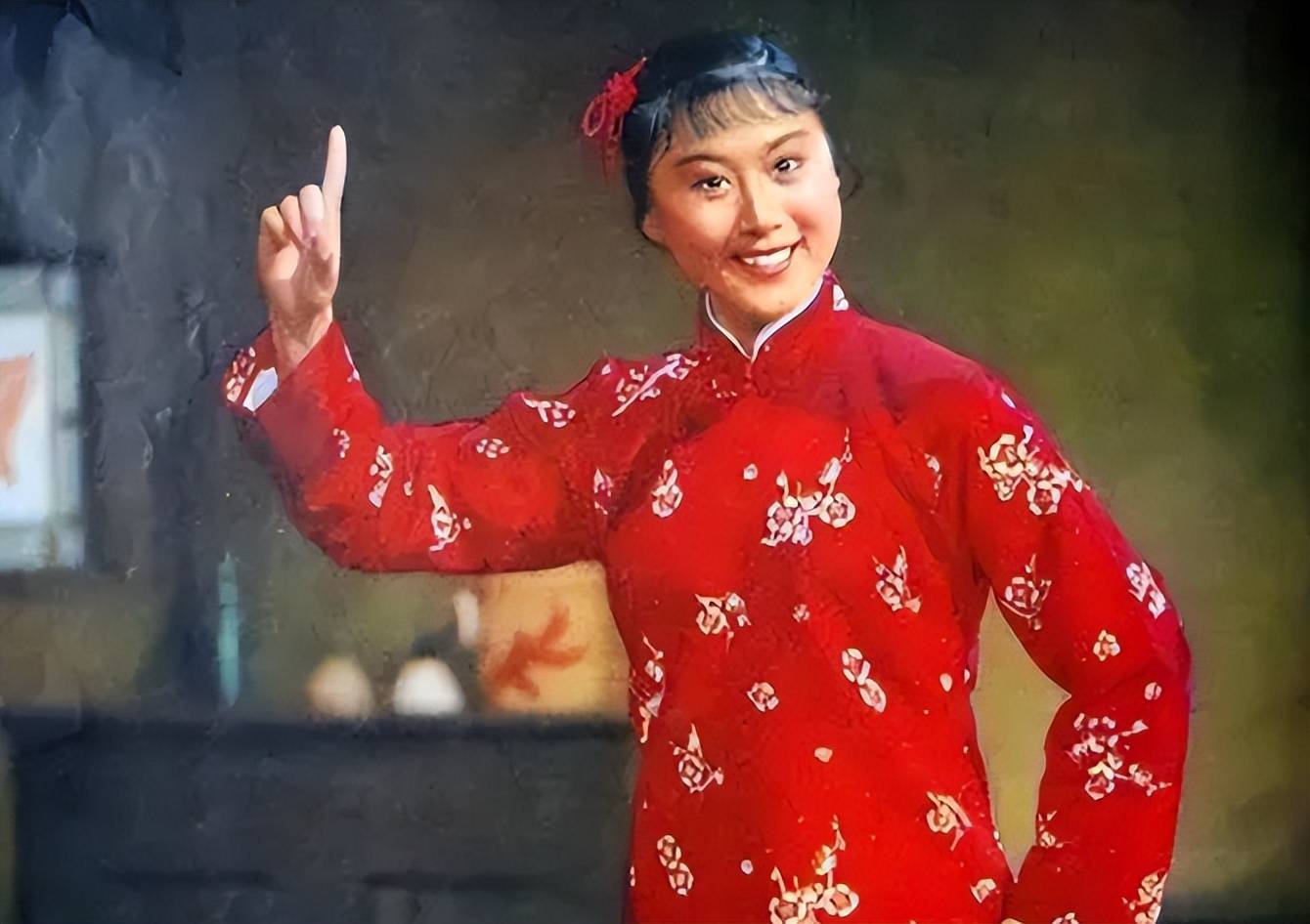 《红灯记》李铁梅，从结婚到丈夫去世，仅4个月，83岁近况如何？