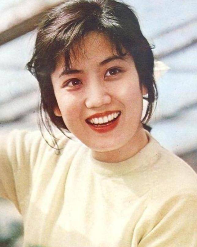 “北影金花”李秀明嫁富商移居国外，如今的她，证明刘晓庆没说错