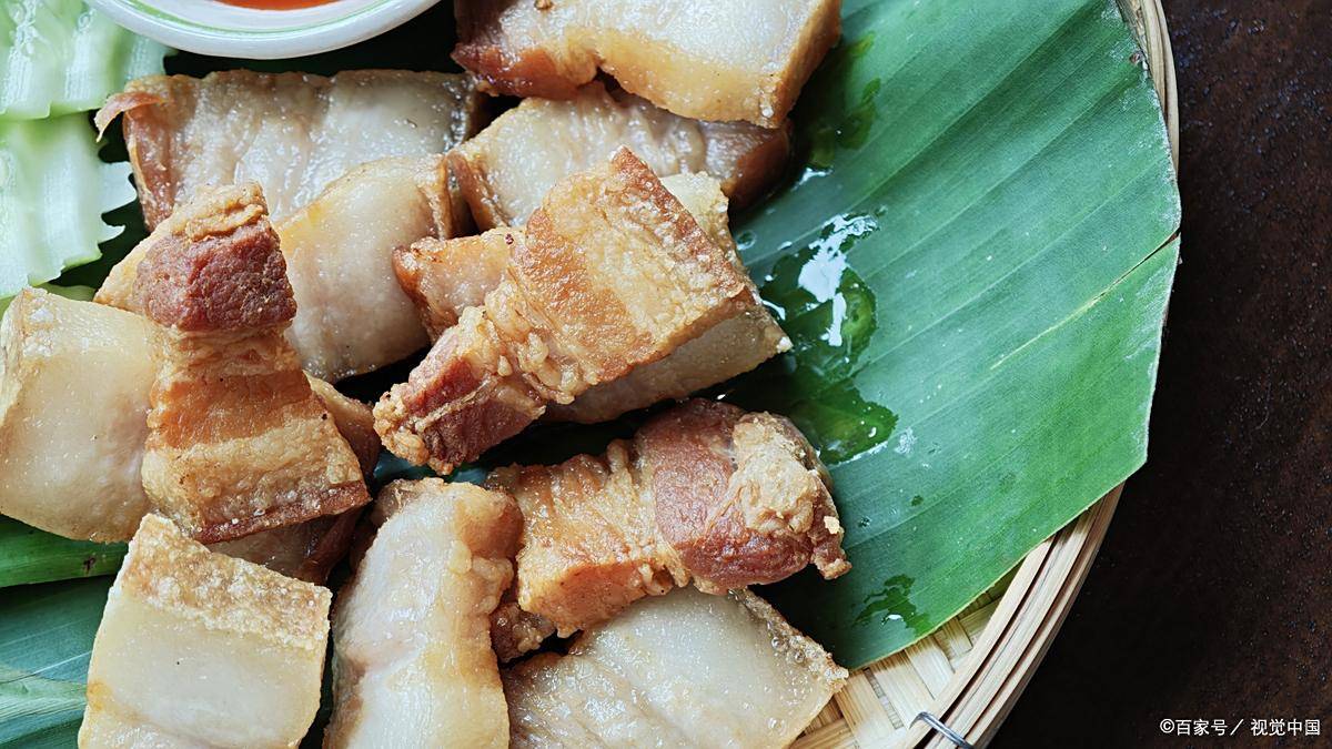 吃猪肉胃的方法很棒。它没有油炸，炖或炖。它