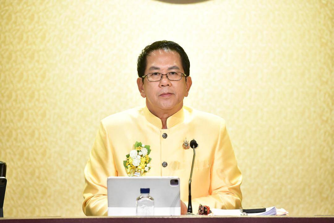 动用集束弹？袭击学校寺庙？泰柬冲突次日泰方改口：可能开战