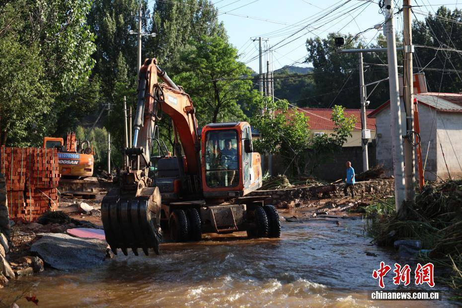 密云受灾村庄见闻：71岁屈大爷“跋山涉水”报平安