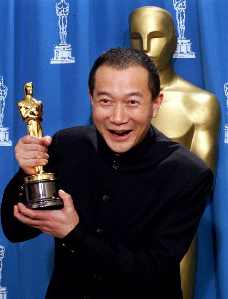 释永信和易中天同框，奉承他是大菩萨，易大师回应一个举动一句话