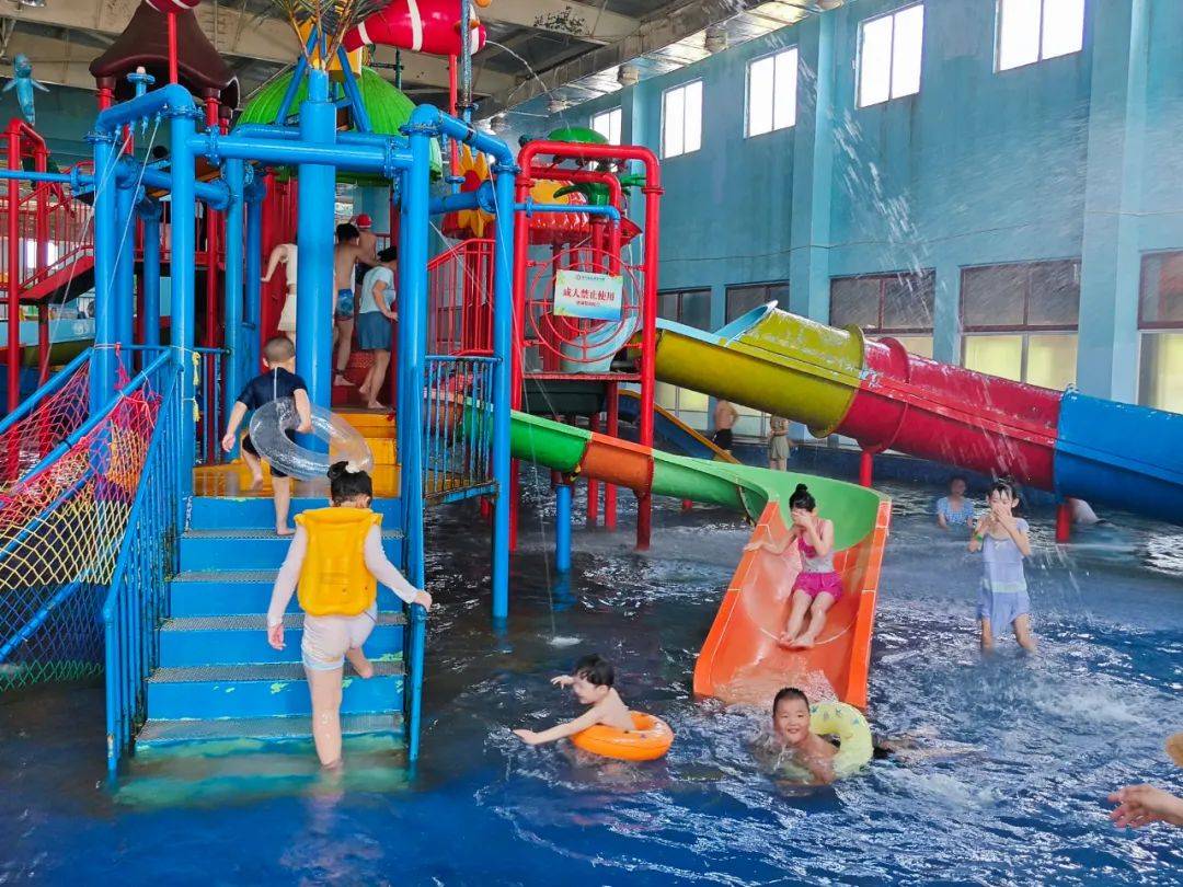 德百温泉水上乐园暑期开放中