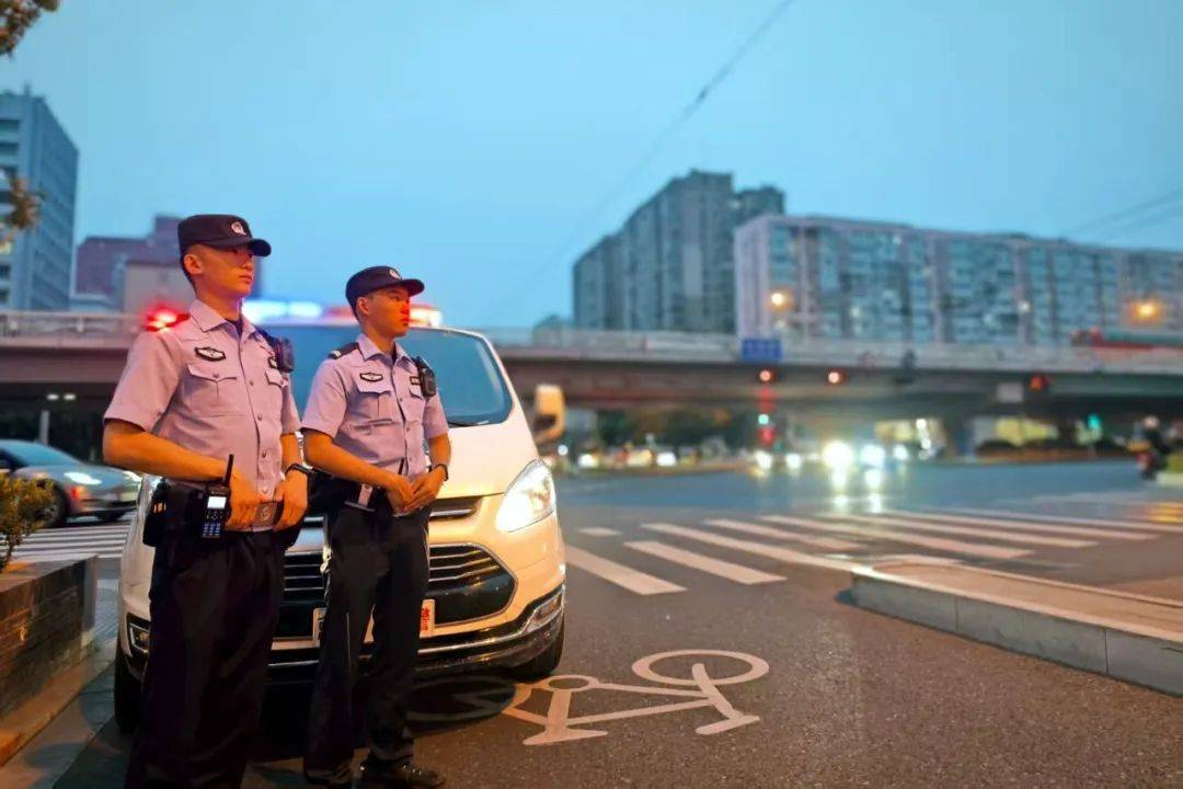 北京西城警方统一行动，打击夏季街头现行违法犯罪