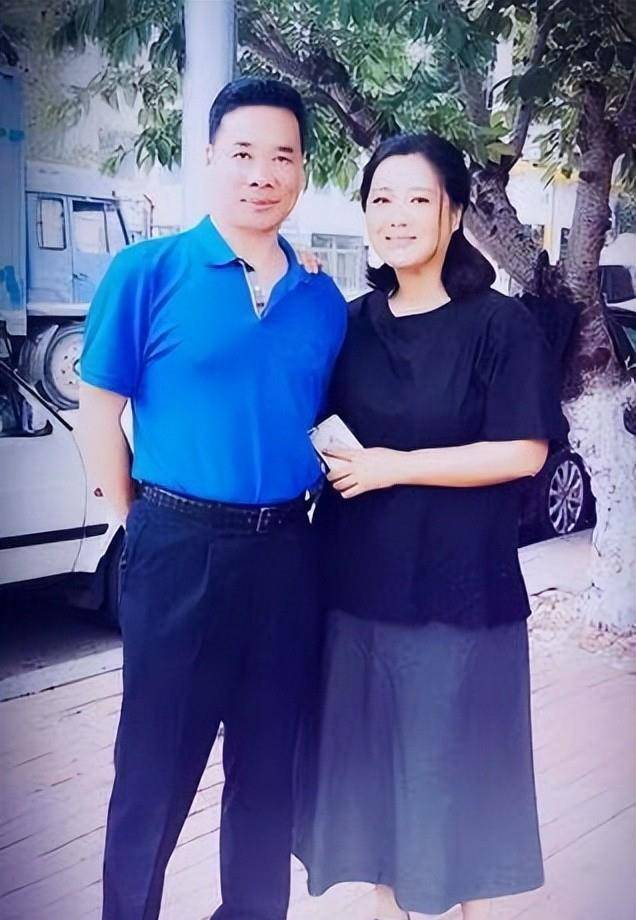 演员王茜华现状:因病变化明显,丈夫始终陪伴,高龄生子选择无误