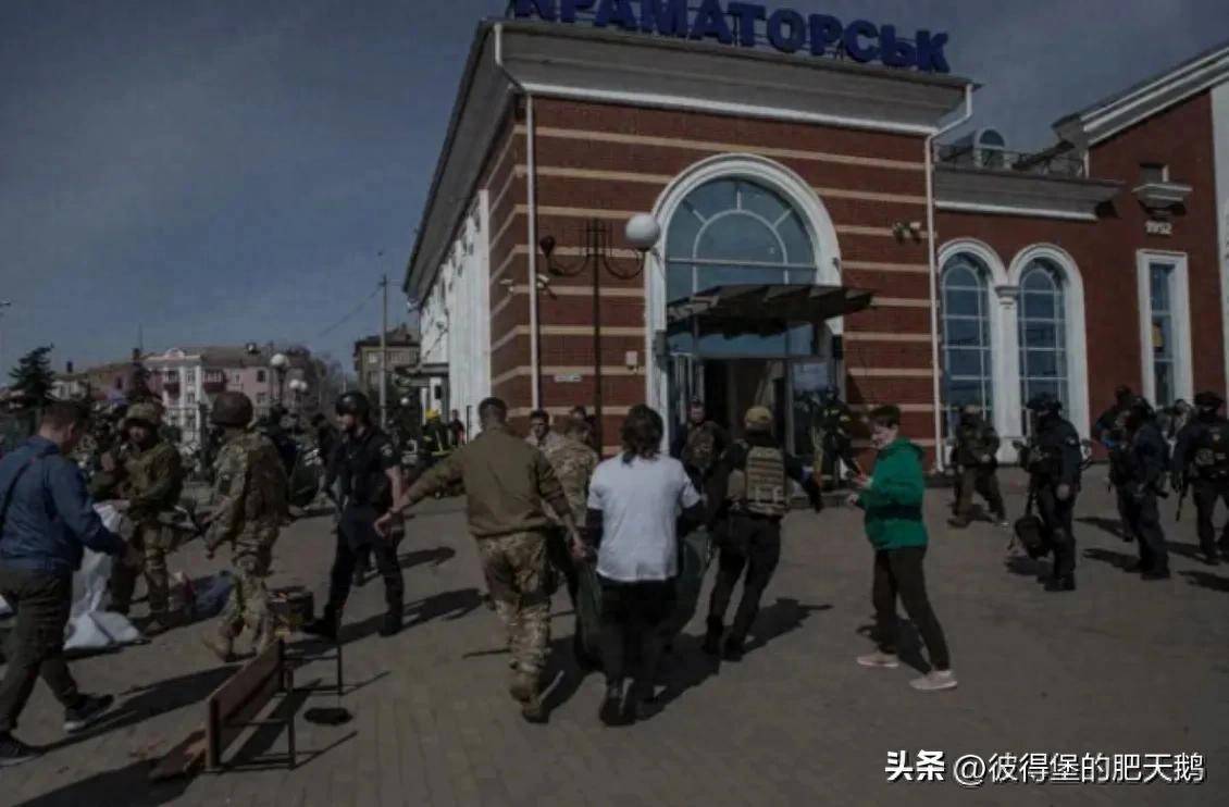 由乌克兰控制的顿涅茨克县的军事和政治管理逃