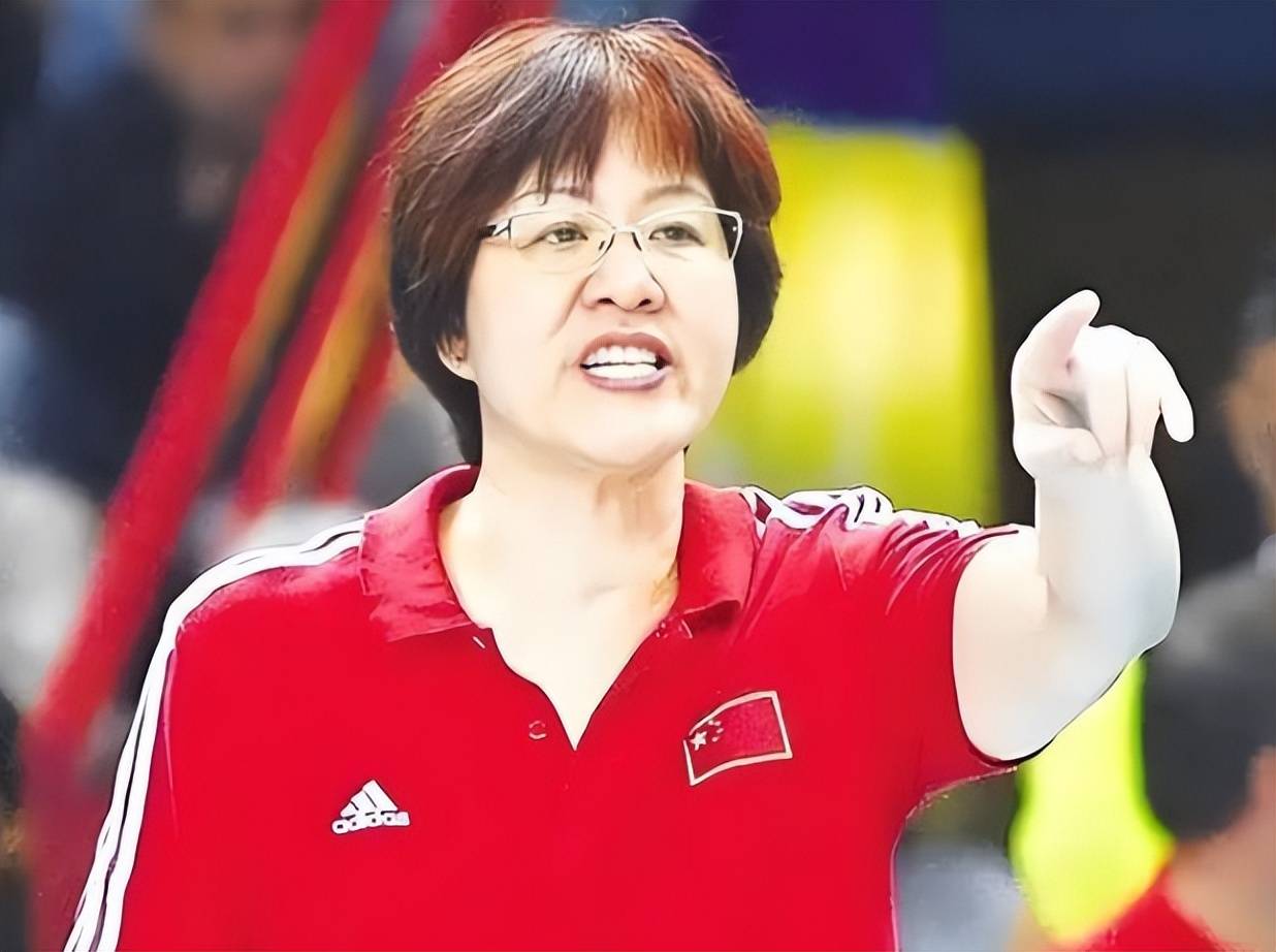 从"铁榔头"到"整容狂魔",64岁郎平如今竟成这样,差点认不出