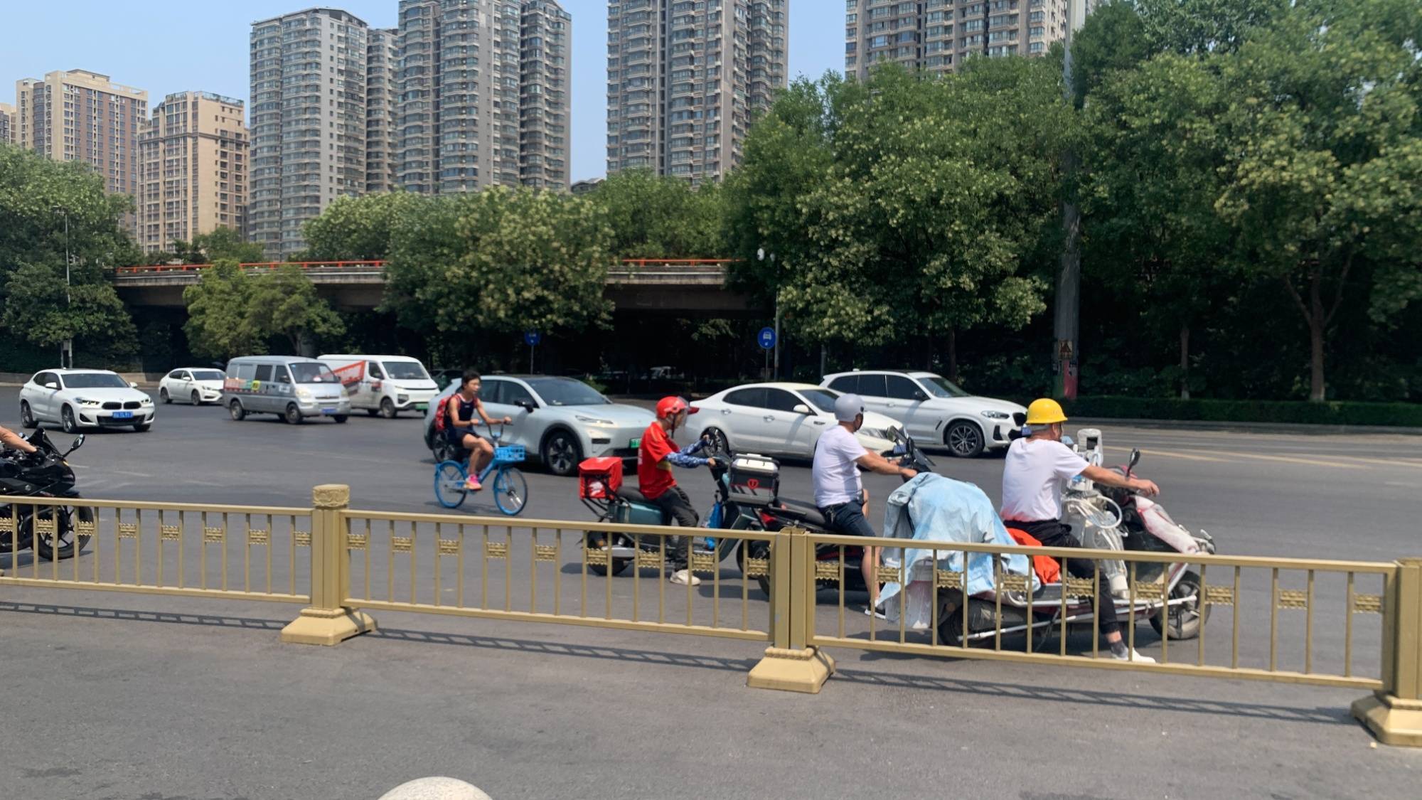 陕西高温天气持续 局地气温可达40℃以上
