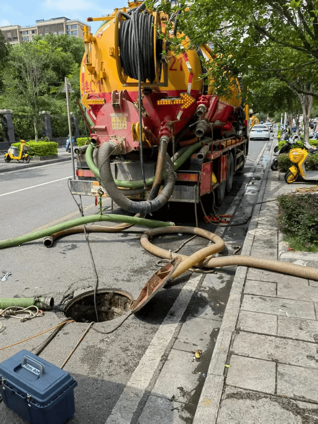 网传"广西桂林净瓶山桥头污水排放",官方通报:系生活污水进入市政雨水
