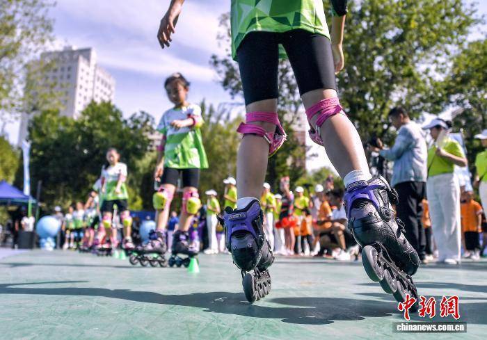 2025年新疆维吾尔自治区暨乌鲁木齐市“全民健身日”主题活动举行