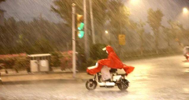 济南大到暴雨又来了！淋雨后不洗头，后果很严重！