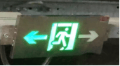 事发上海隧道！车辆自燃引发大片拥堵！一众司机弃车离开，没想到还有这条密道