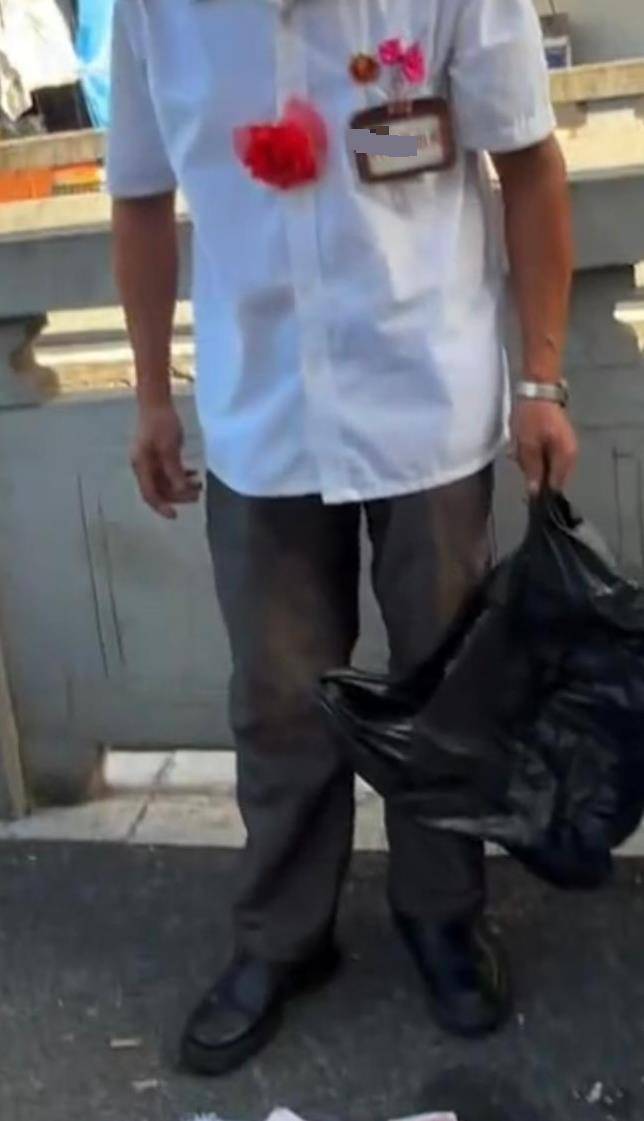 大爷菜市场摆摊自称“送20万现金”，当地：已派人处理，涉事人员精神有点问题