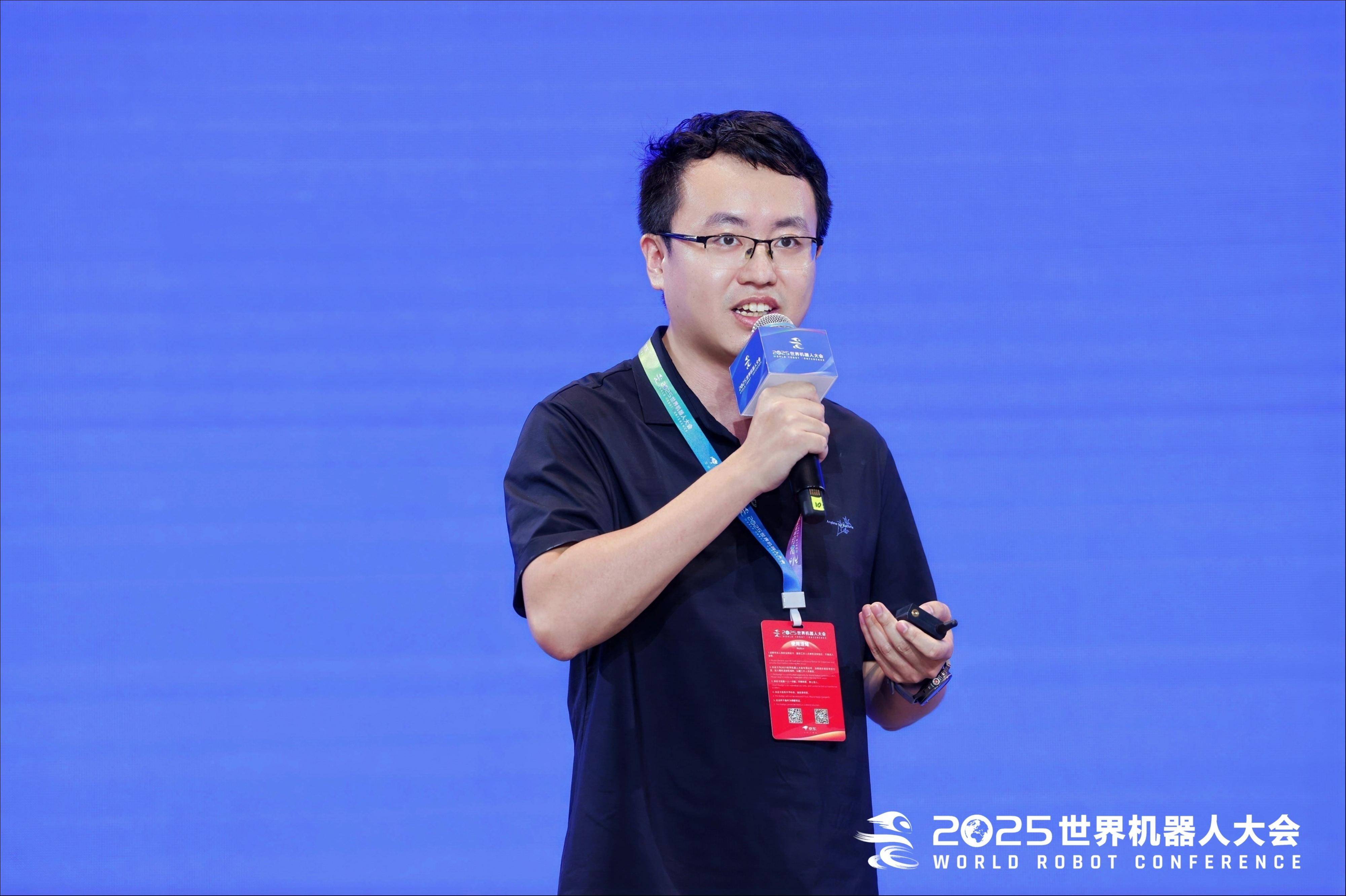 热爆了！中国机器人企业近100万家、融资超240亿，但仍有三大具身智能“非共识”争论