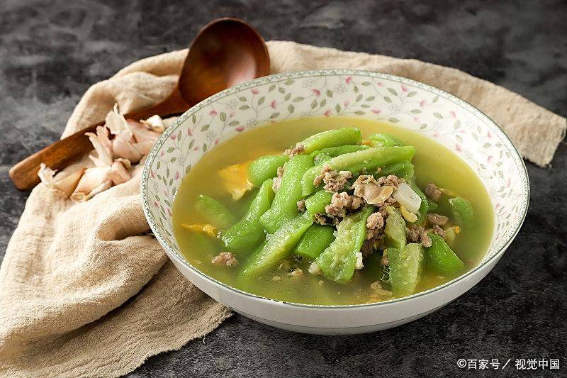 夏天吃丝瓜正当时！这道丝瓜豆腐蒸菜营养绝