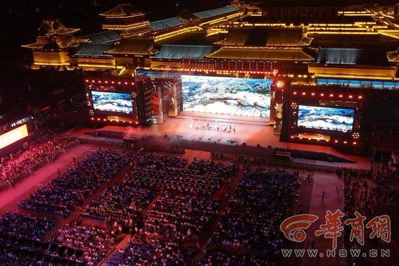 强基工程——“村歌嘹亮”2025年全国集中展演在鄂尔多斯璀璨启幕