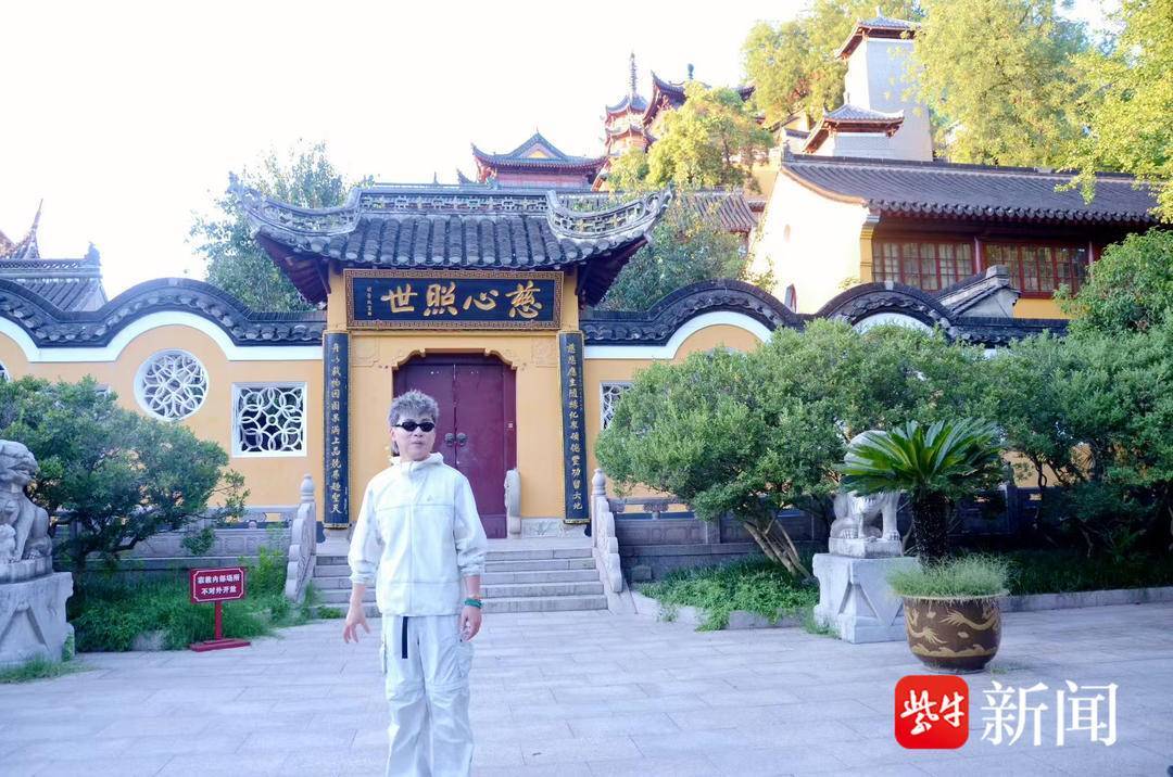 歌手胡彦斌到镇江：演唱会未开场，先畅游金山寺