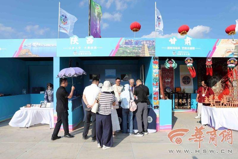 强基工程——“村歌嘹亮”2025年全国集中展演在鄂尔多斯璀璨启幕