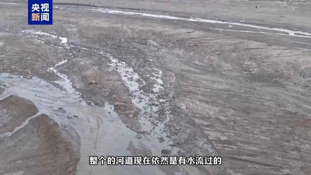 内蒙古一地山洪致10名野营者遇难，2人仍失联，获救19岁女生讲述：总计5个家庭，开了4辆车；当地700余人正地毯式搜救