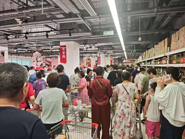 电商巨头纷纷布局硬折扣超市寻增量