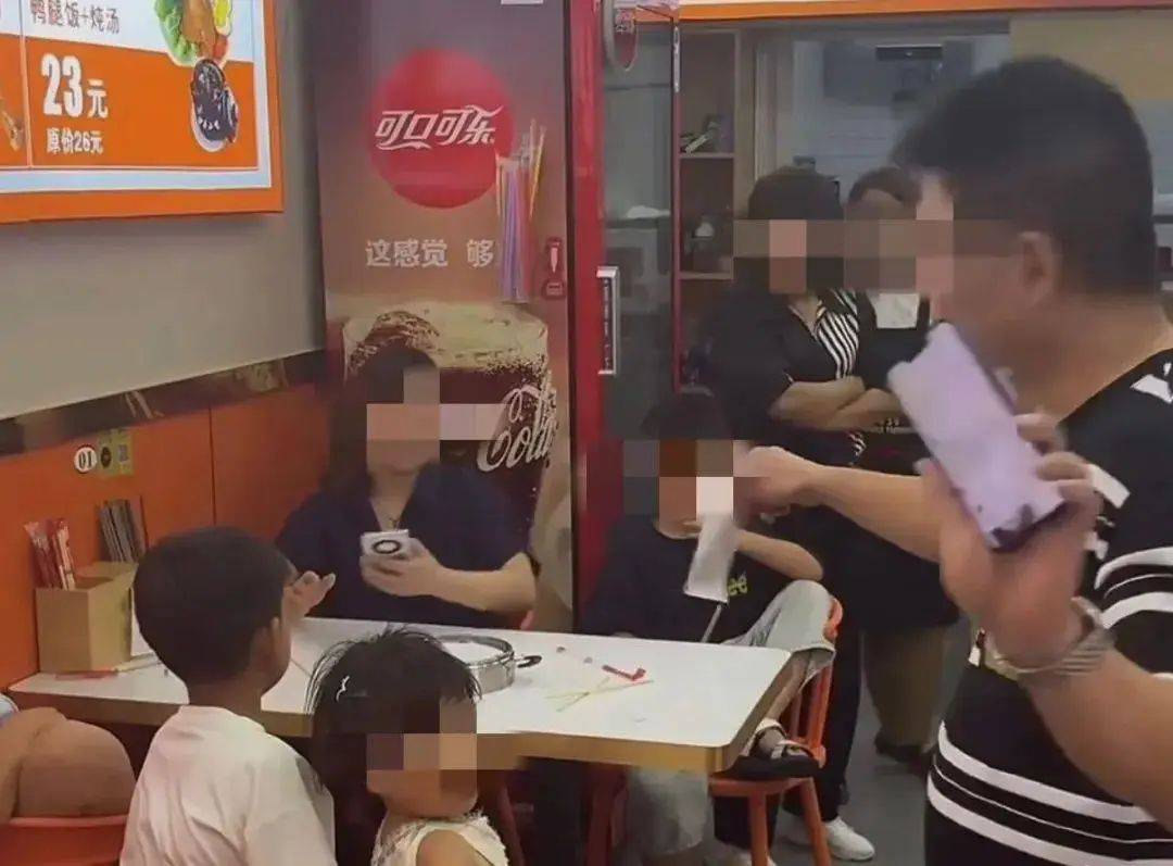 七匹狼发声明回应“续面事件”：必要时会依法维权；此前有网友在直播间喊话起诉面馆老板，“不起诉不买衣服”