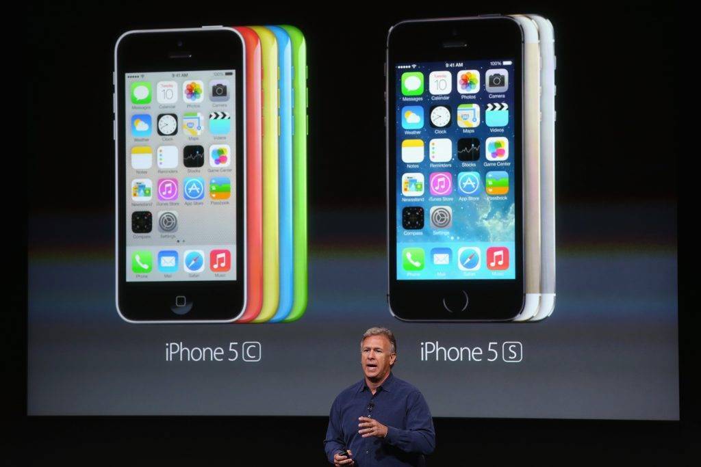 明年你买不到 iPhone 18，因为苹果想你加钱买更贵的 