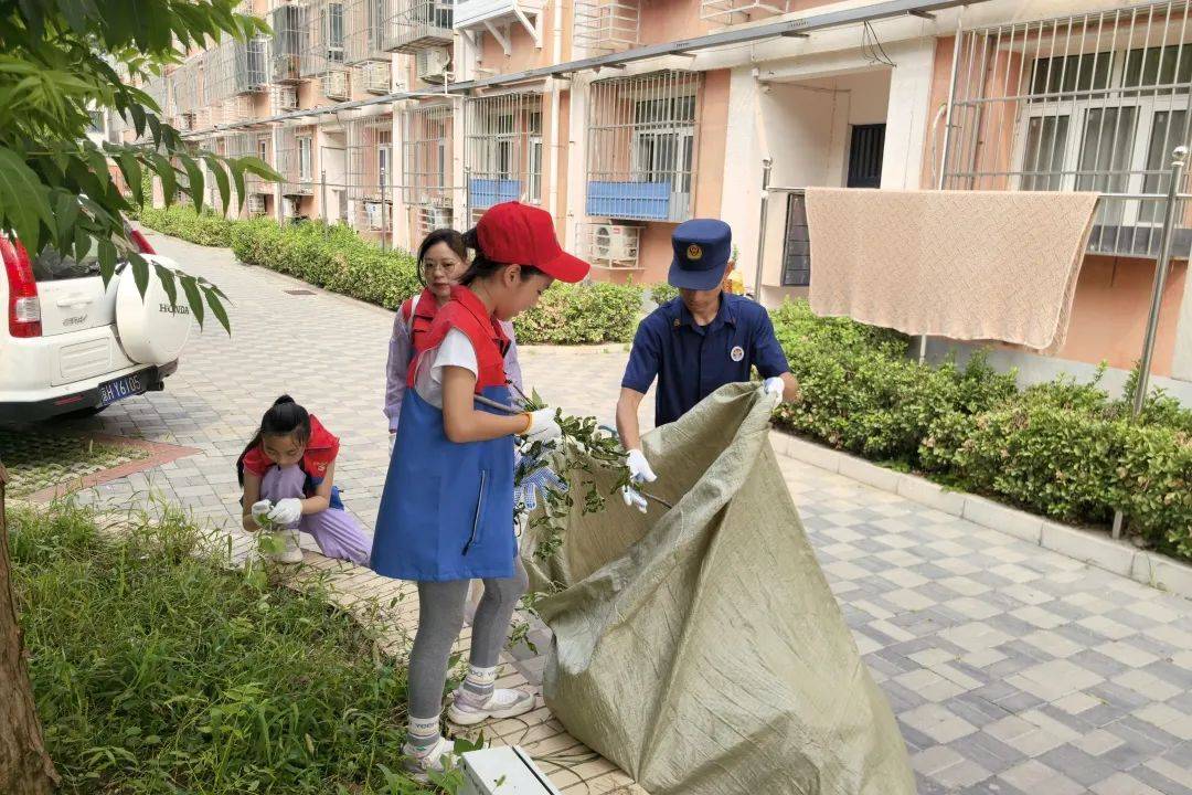 西城消防组织开展"小小消防志愿者"消防主题