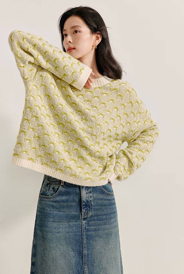 冬季新宠!软糯圈圈纱提花肌理毛衣,每一处都是细节质感