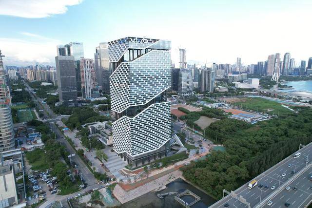 即将完工！vivo深圳总部大楼在宝安亮灯