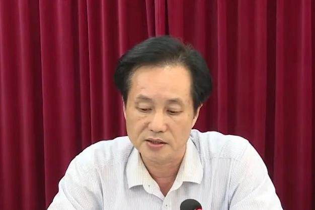 广东一干部被查！曾因“两名基层干部豪华葬母”事件受到处分