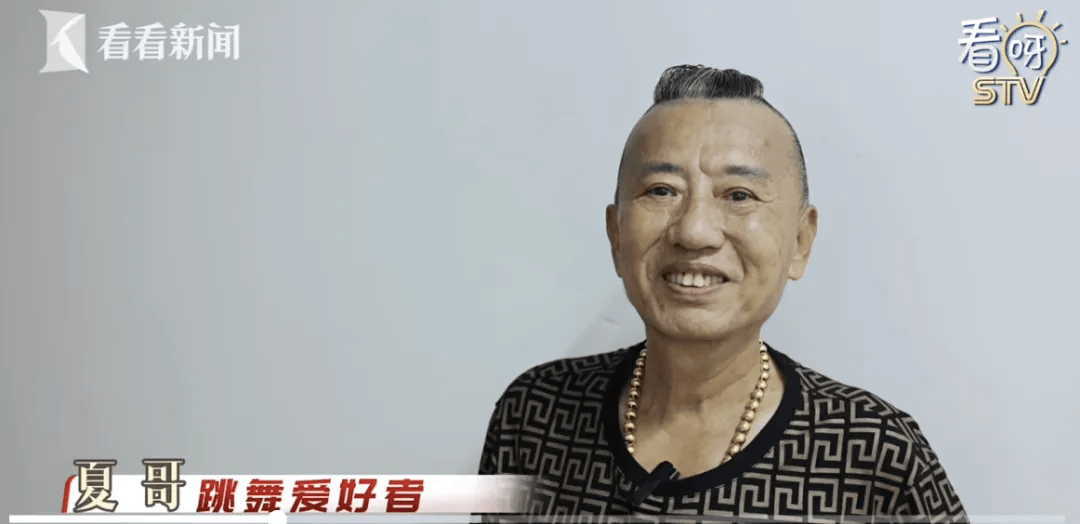 “我老婆看到要离婚的！”上海这里每天一大早排长队，有人几十年风雨无阻