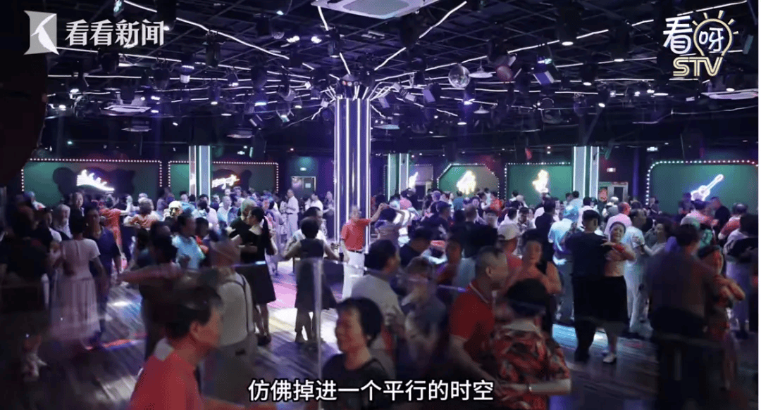 “我老婆看到要离婚的！”上海这里每天一大早排长队，有人几十年风雨无阻