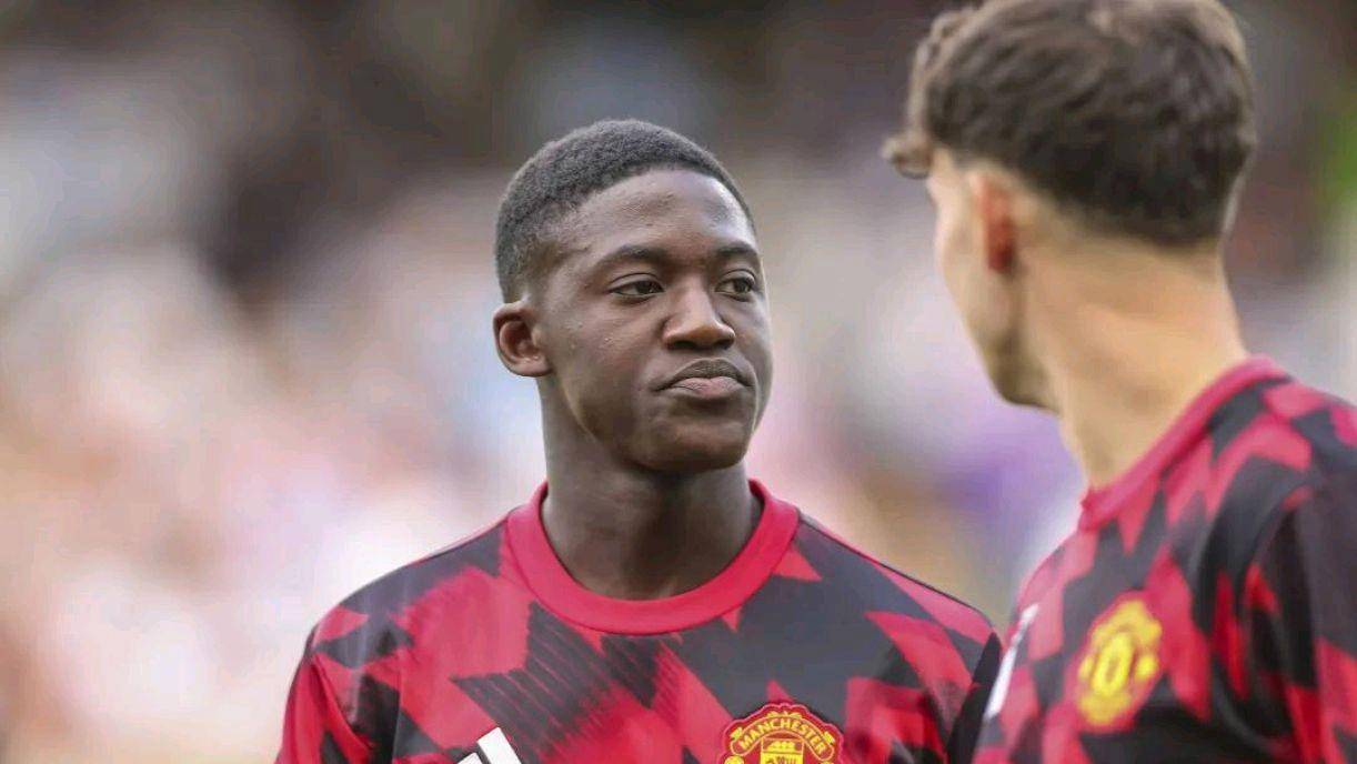 20万周薪吓退曼联!梅努造反有理,畸形薪资逼走新太子?