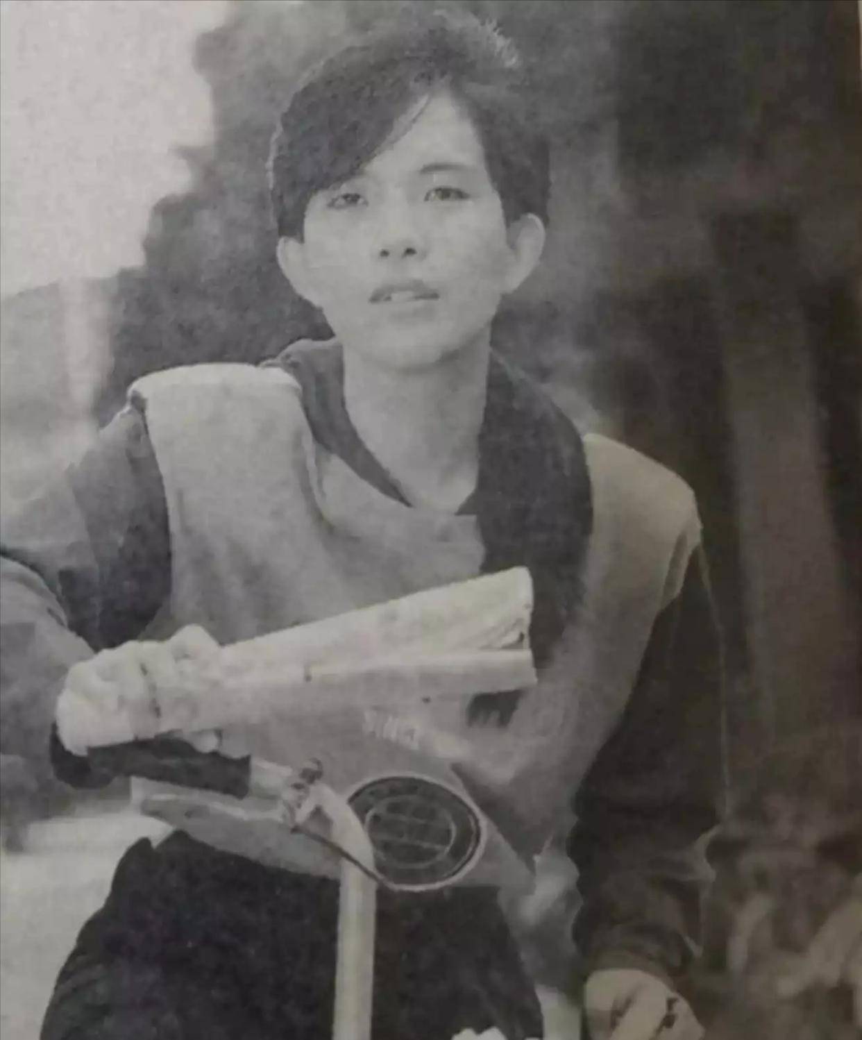 潘美辰以中性风出道经历什么?为何会变成一个满脸胡茬的人?