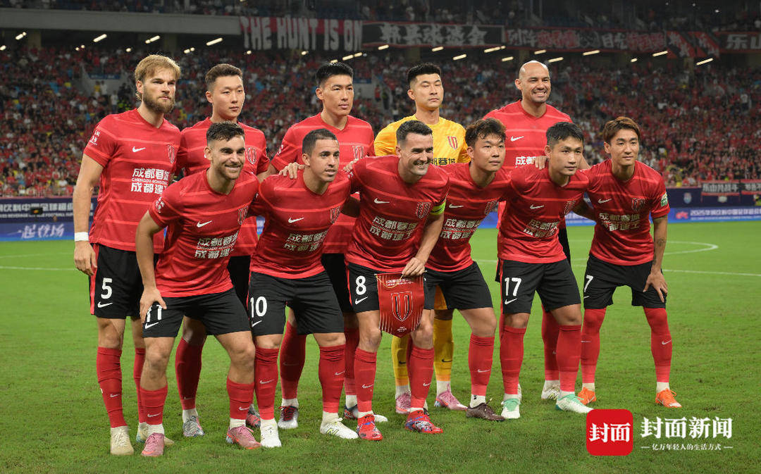 中超“双红会” 成都蓉城4-1大胜上海海港跃居积分榜首