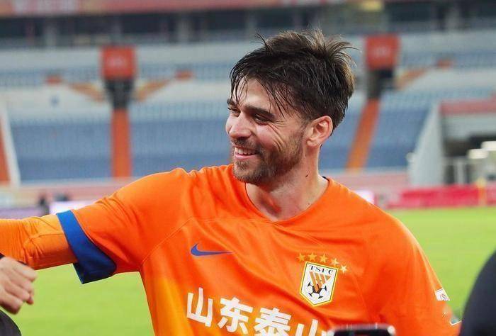 27岁的K联赛MVP确认将入籍！下届世预赛代表国足登场，直接搭档张玉宁
