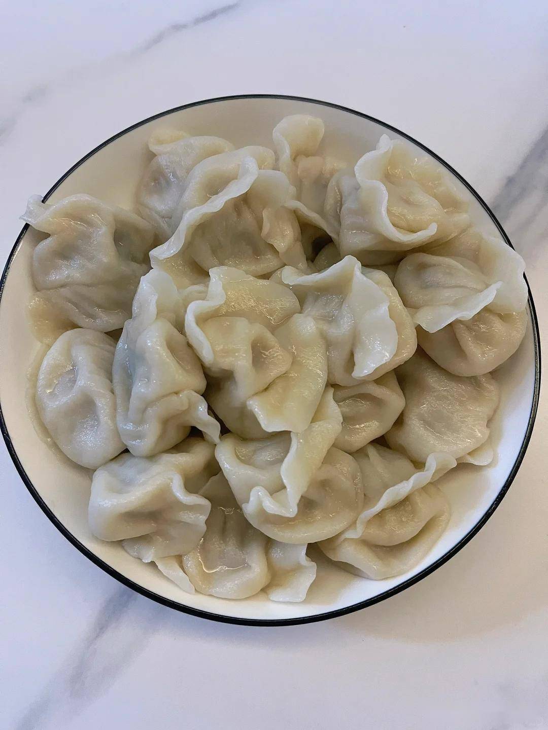 超市的冷冻饺子哪来的?为啥比现包便宜?看完懂了!