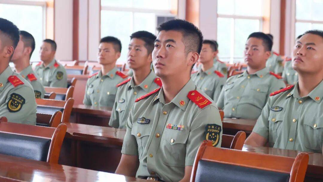 武警部队官兵收听收看纪念中国人民抗日战争暨世界反法西斯战争胜利80周年大会