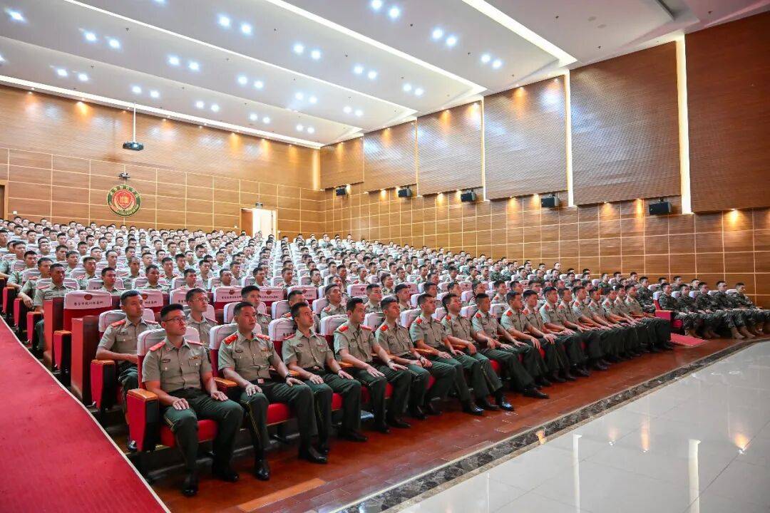 武警部队官兵收听收看纪念中国人民抗日战争暨世界反法西斯战争胜利80周年大会