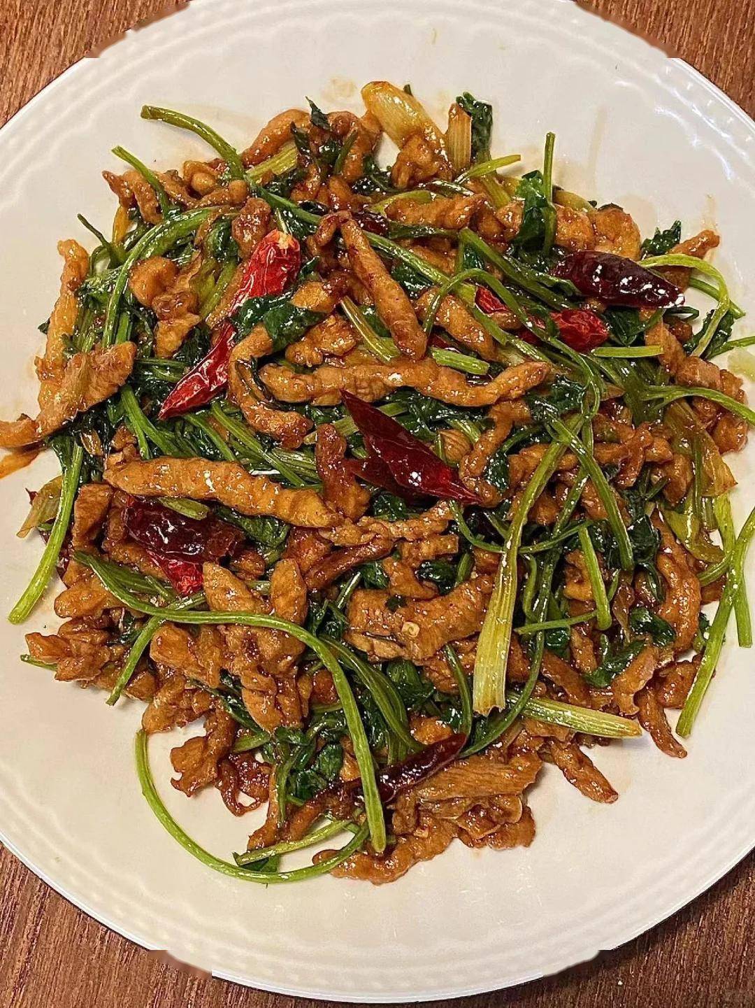 炒肉丝直接下锅炒是大错教你一招滑嫩不柴