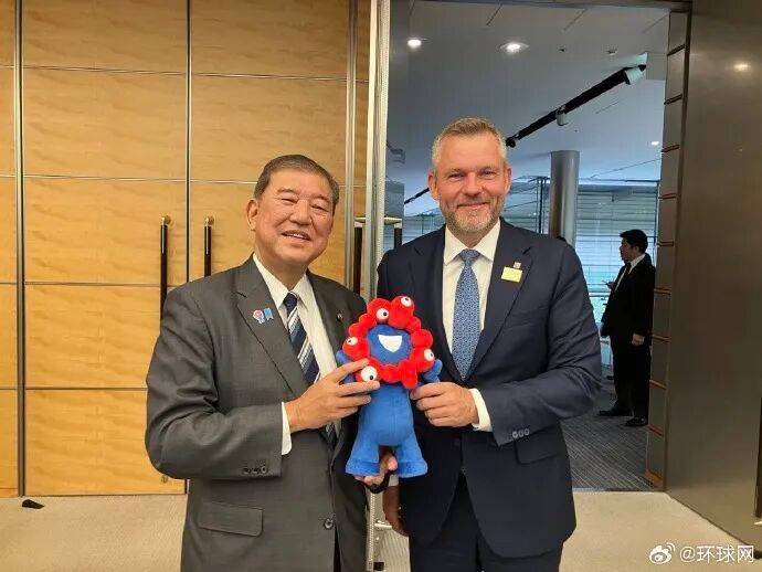 石破茂宣布辞职后首次更新社媒贴出照片，有日本网民称他看起来如释重负