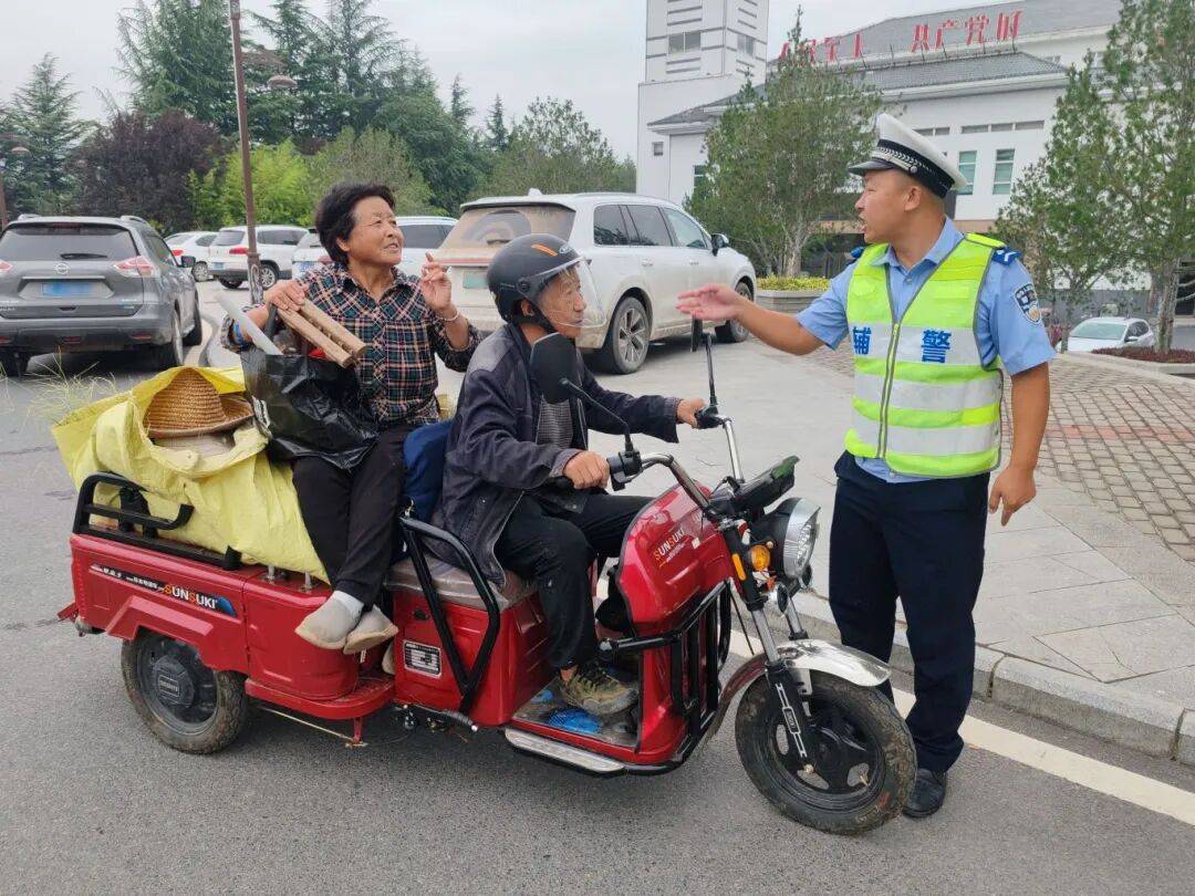 阳城多个三轮车违法载人,曝光!