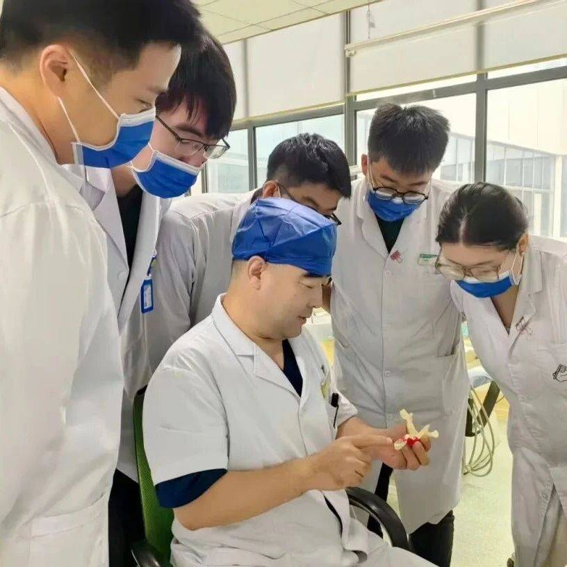 深耕住培带教，以心为灯，以爱育人：一名口腔带教老师的初心与坚守_工作_临床_诊疗